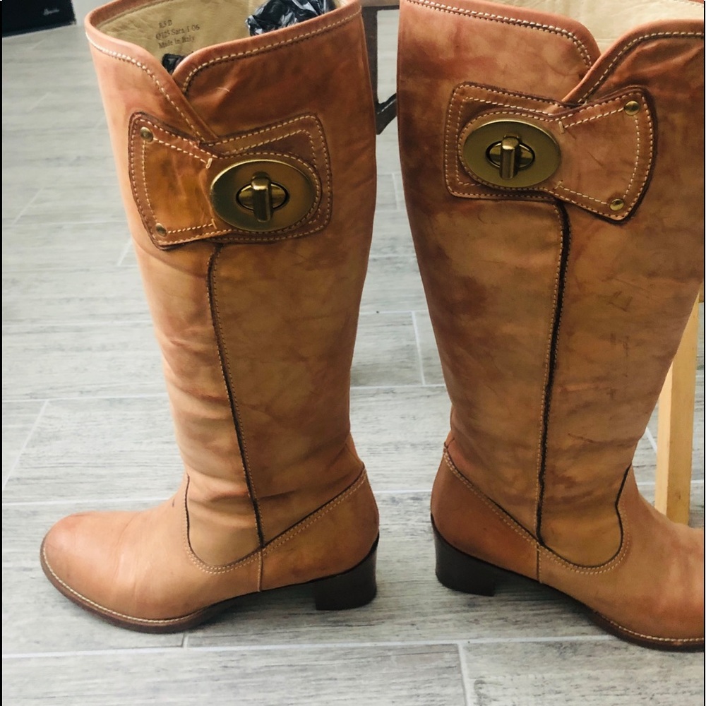 Coach boots size 8 hardly worn. - Picture 3 of 4